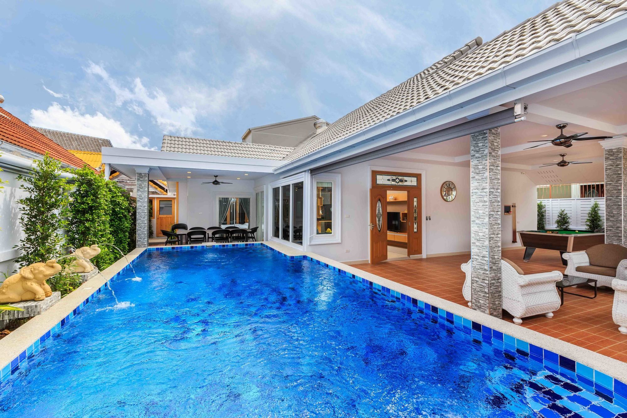 Villa Gala New Modern Luxury 5 Bed *